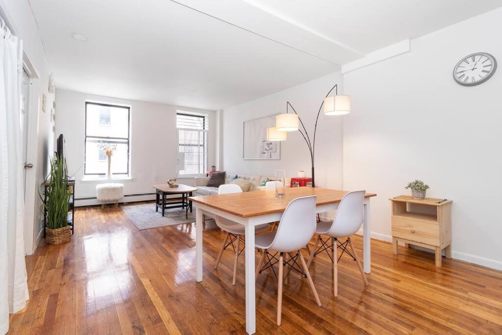 2Bed Bliss By Central Park North New York Exterior photo