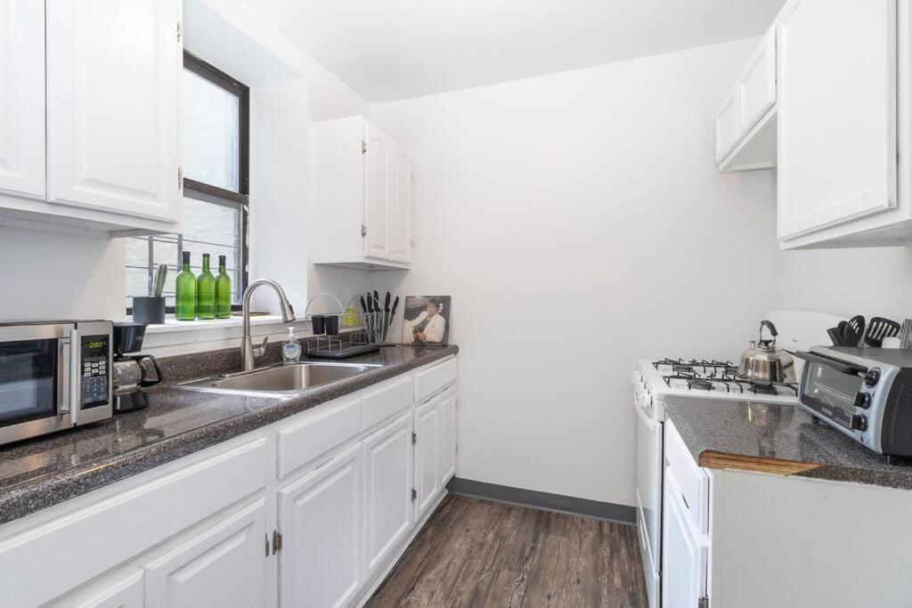 2Bed Bliss By Central Park North New York Exterior photo